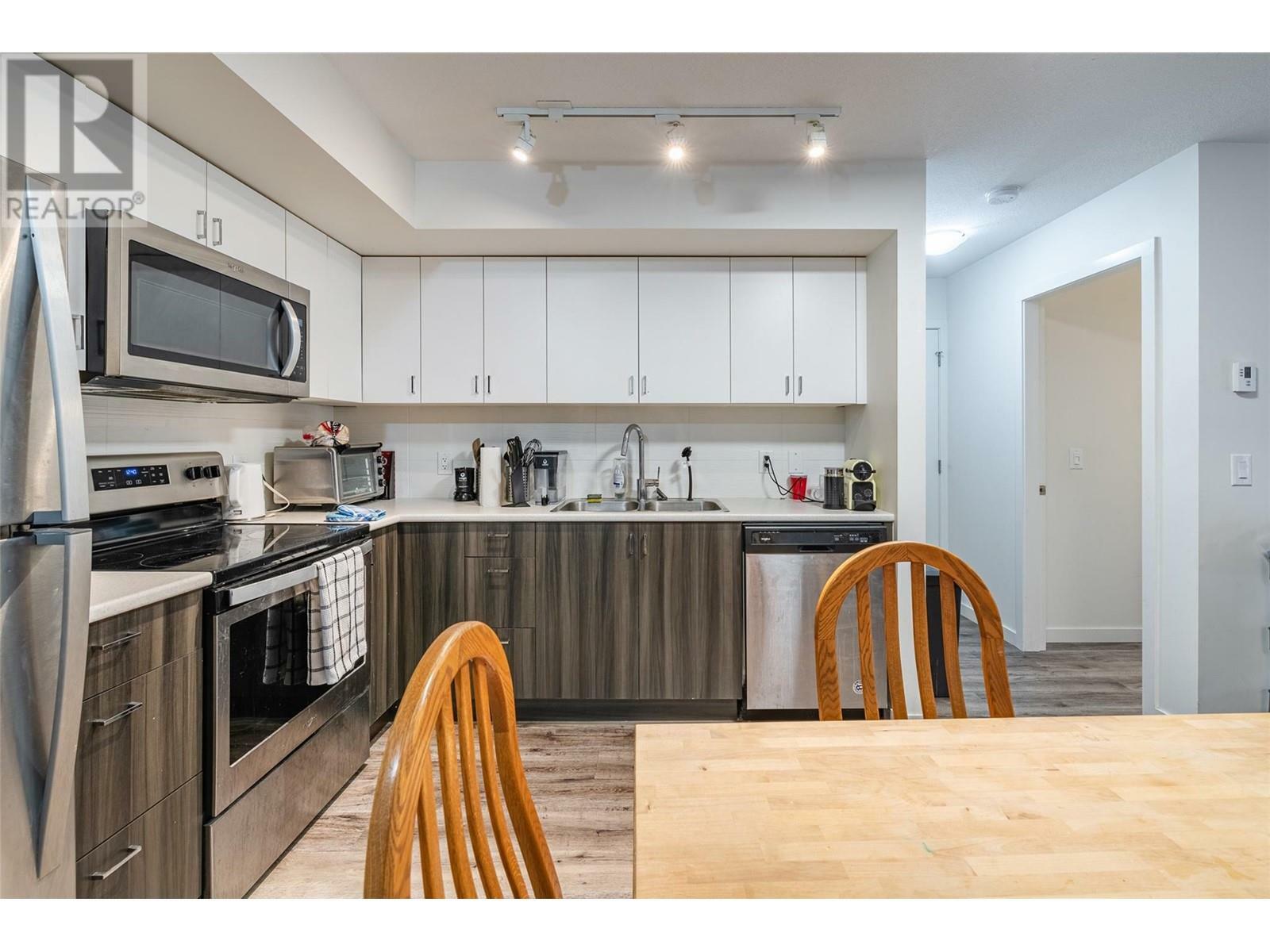 Photo de la propriété: 655 Academy Way 110 BC V1V 3A4