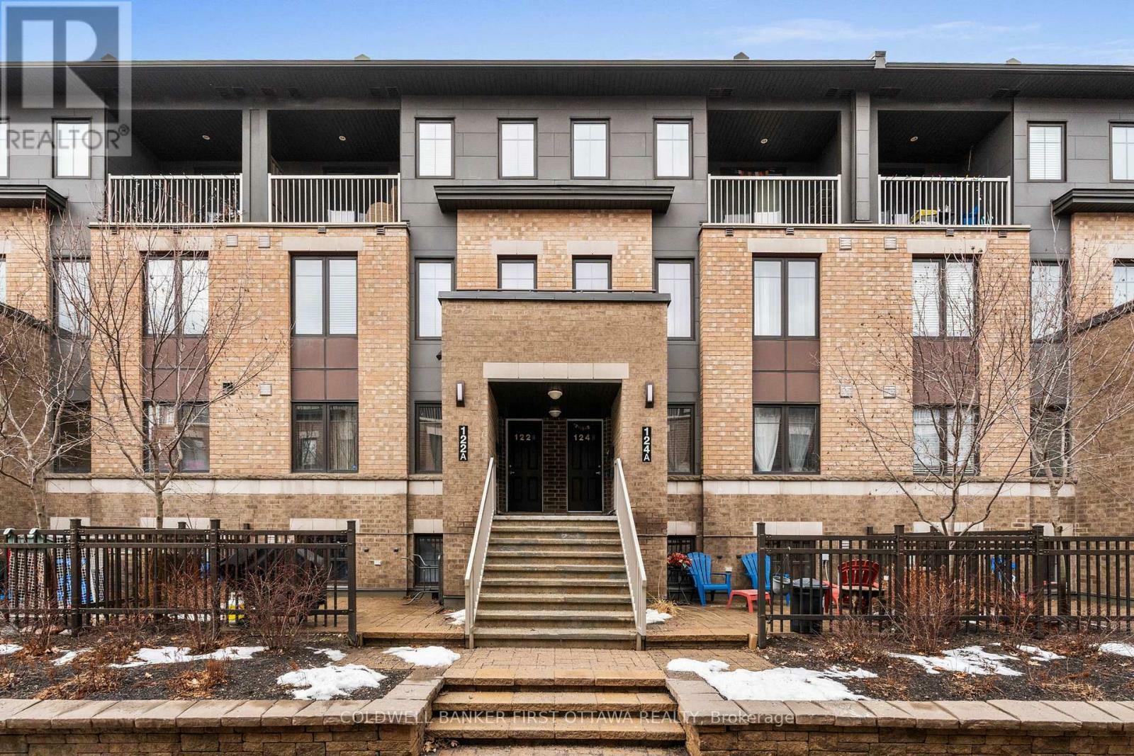 Property Photo: 122 Lindenshade Drive B ON K2J 5R5