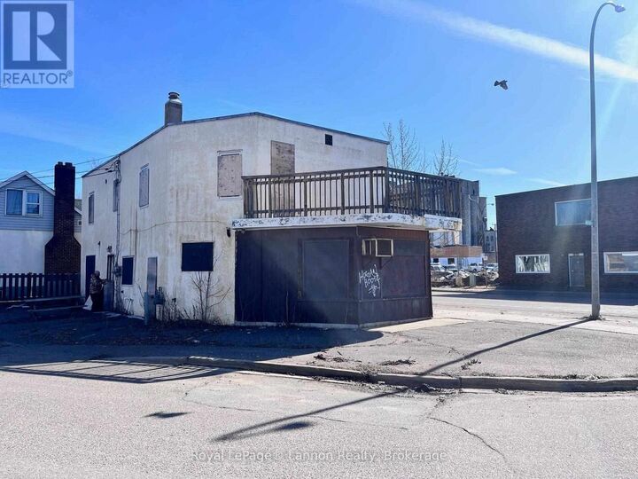 593 Syndicate Avenue South — photo 1