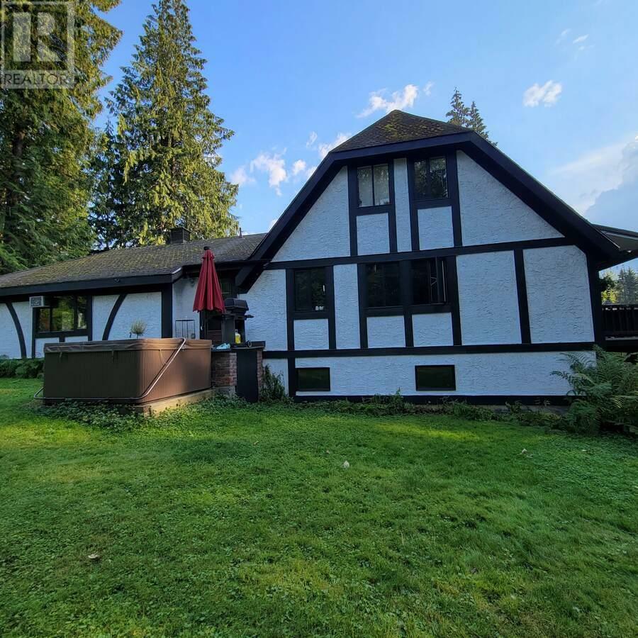 Property Photo: 3025 Camozzi Road BC V0E 2S3