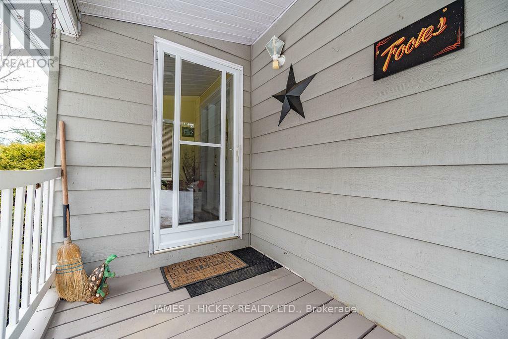 Property Photo: 532 Edgewater Way ON K0J 2B0