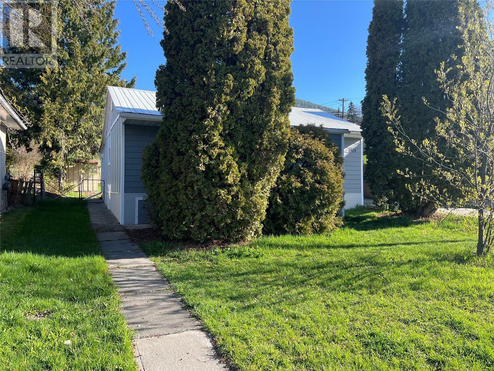 Property Photo: 1924 Cook Street BC V0B 1G5
