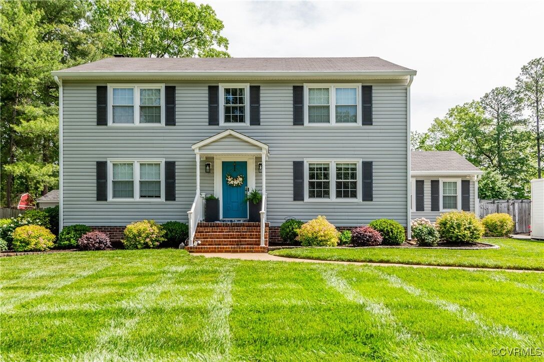 Property Photo: 10102 Cherrywood Drive VA 23238