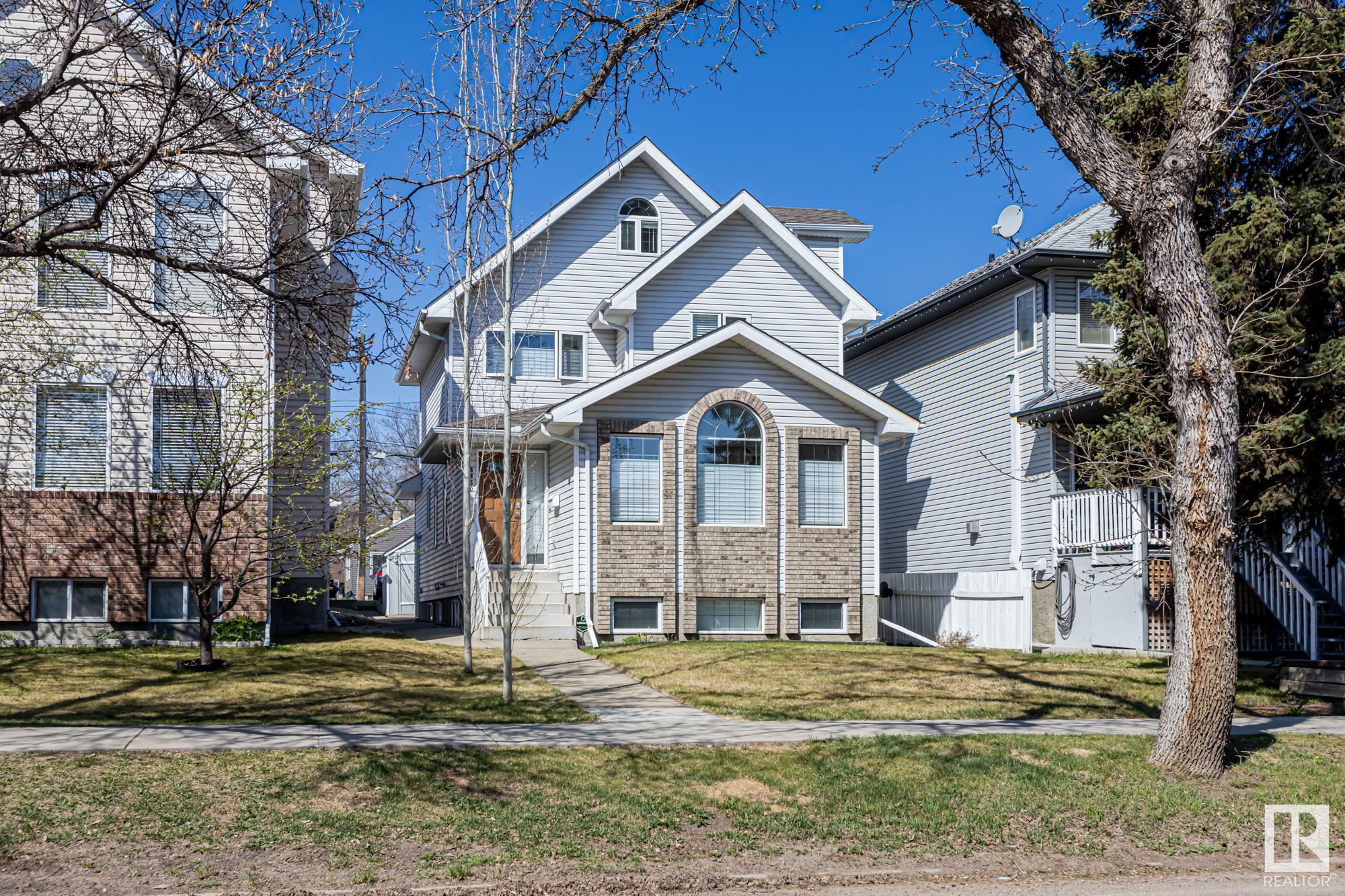 Photo de la propriété: 8850 92 Street NW AB T6C 3R1