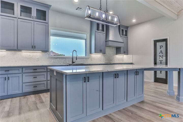 Property Photo: 916 Stone Road TX 76501