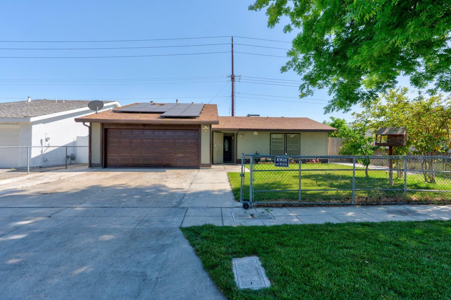 Property Photo: 4828 E Florence CA 93725