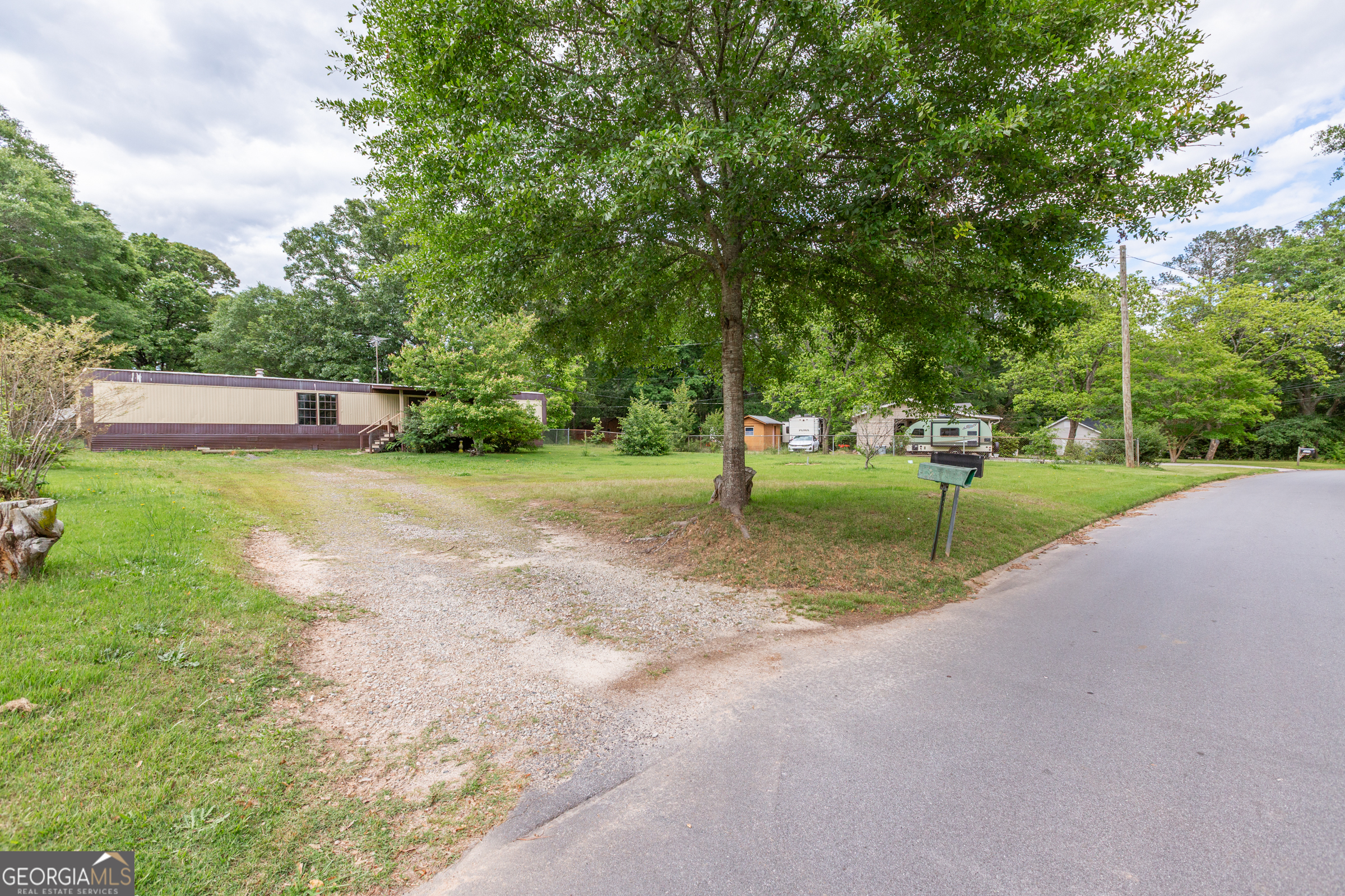 Property Photo: 124 Jones Road GA 30223