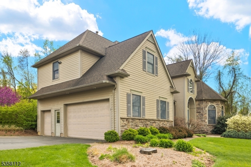 Property Photo: 2 Sutton Ct NJ 07419