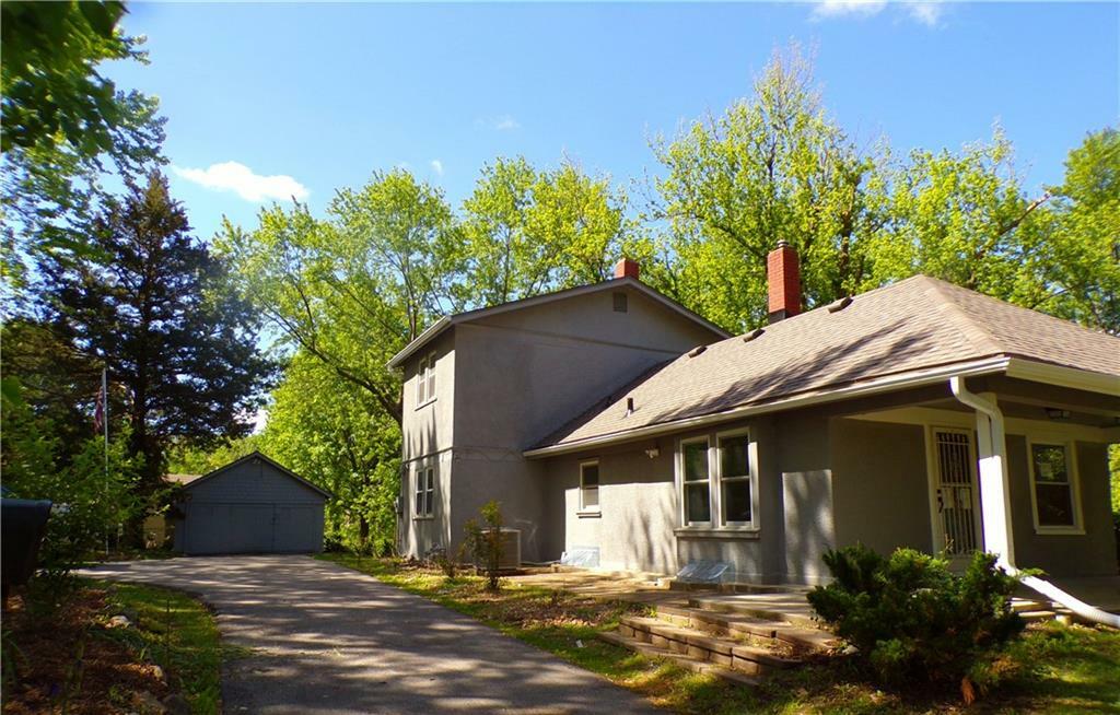 Property Photo:  503 W Jones Street  MO 64050 