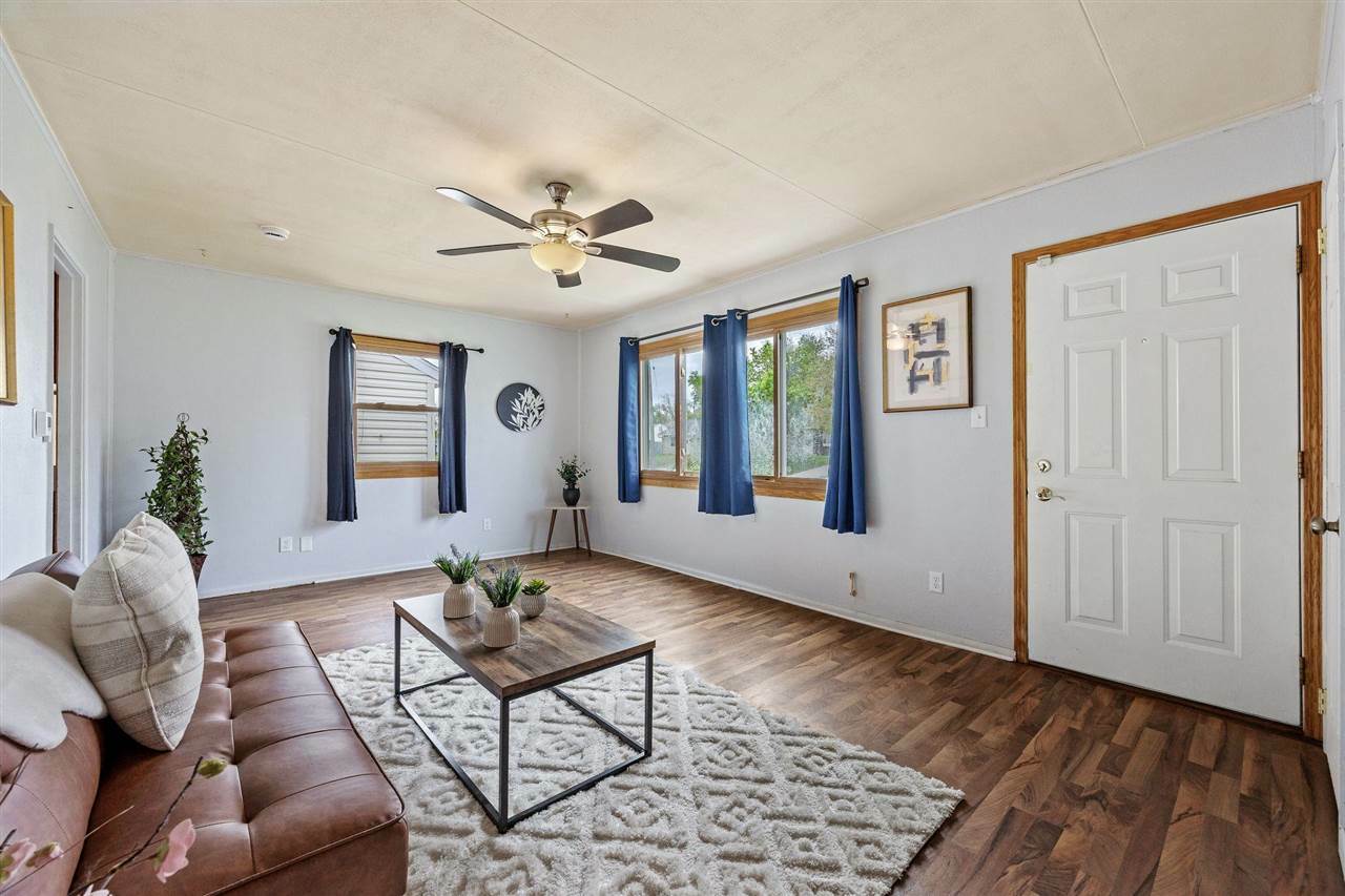 Property Photo: 2424 8th Ave SW IA 52404