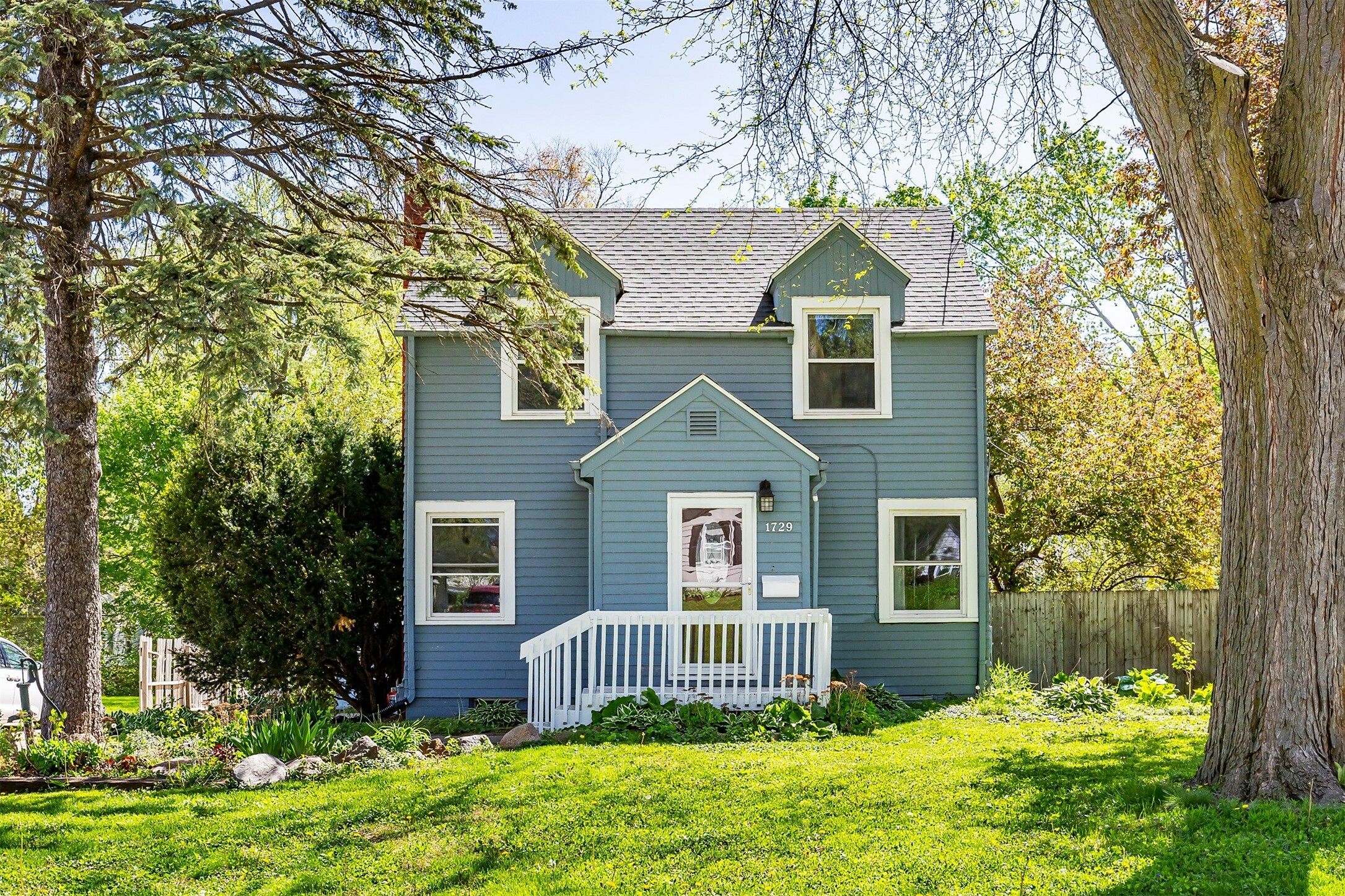 Property Photo: 1729 45th Street IA 50310