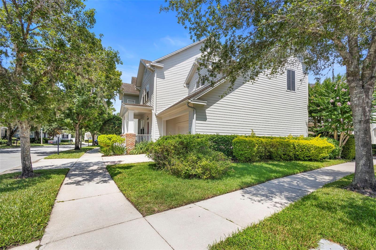Property Photo: 907 Pawstand Road FL 34747