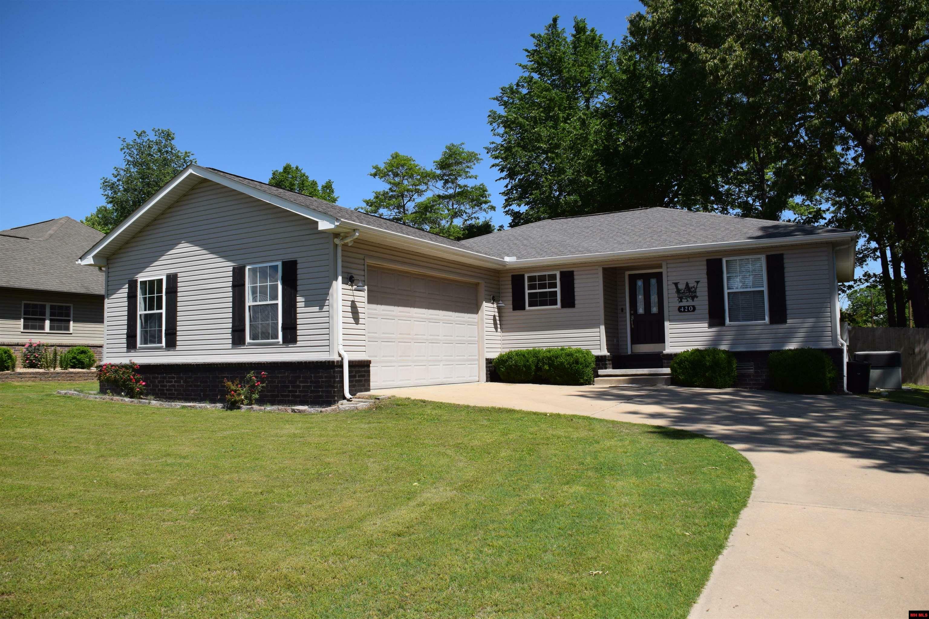 Property Photo: 420 Travelers Way AR 72653