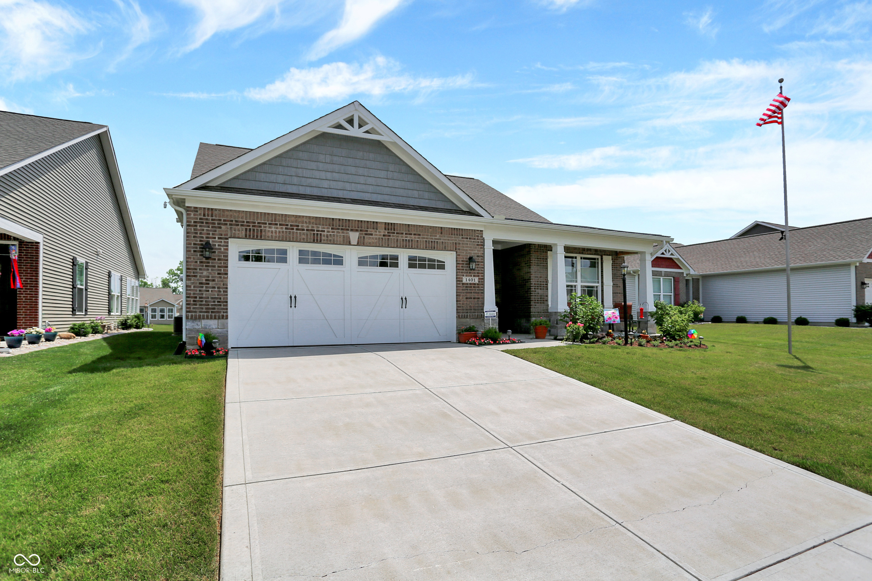 Property Photo: 1401 Blackthorne Trail N IN 46168