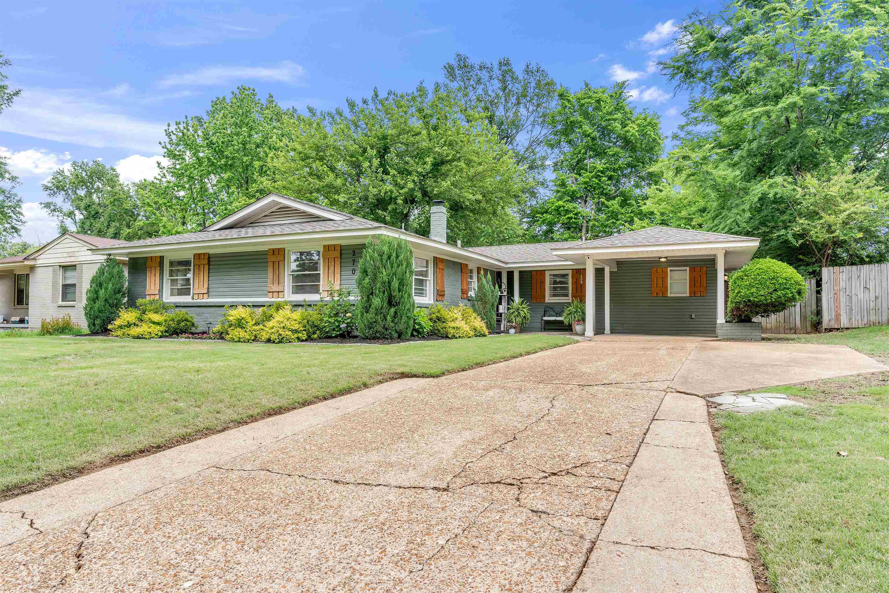 Property Photo: 270 N Oak Grove Rd TN 38120