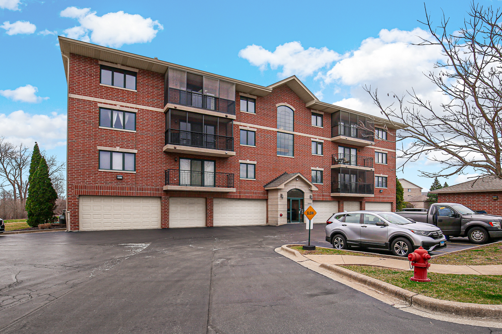 Property Photo: 6860 W Winding Trail 404 IL 60452