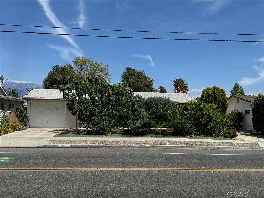 Property Photo:  840 S Gilbert St  CA 92543 