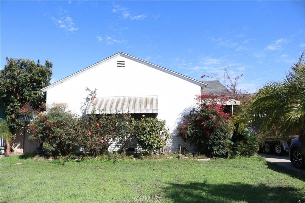 Property Photo:  5322 Pearce Avenue  CA 90712 