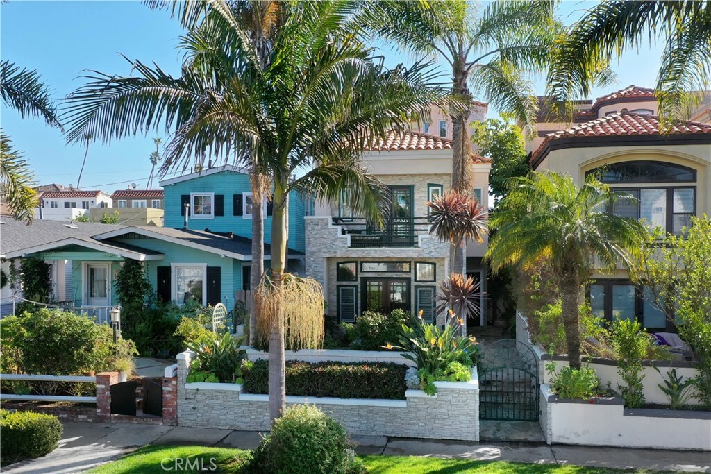 Property Photo: 614 9th Street CA 92648