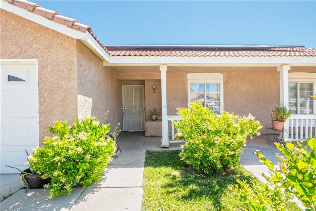 Property Photo:  15055 Kingsford Avenue  CA 92301 