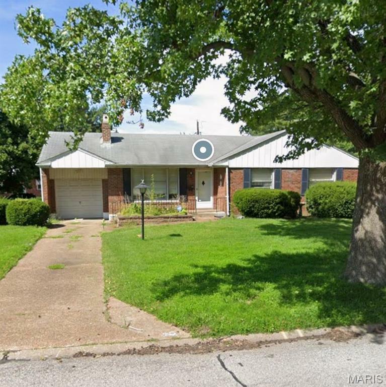 Property Photo: 1217 Duenke Drive MO 63137