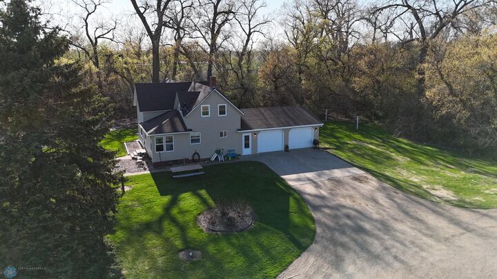 Property Photo:  6035 County Rd 3  ND 58077 