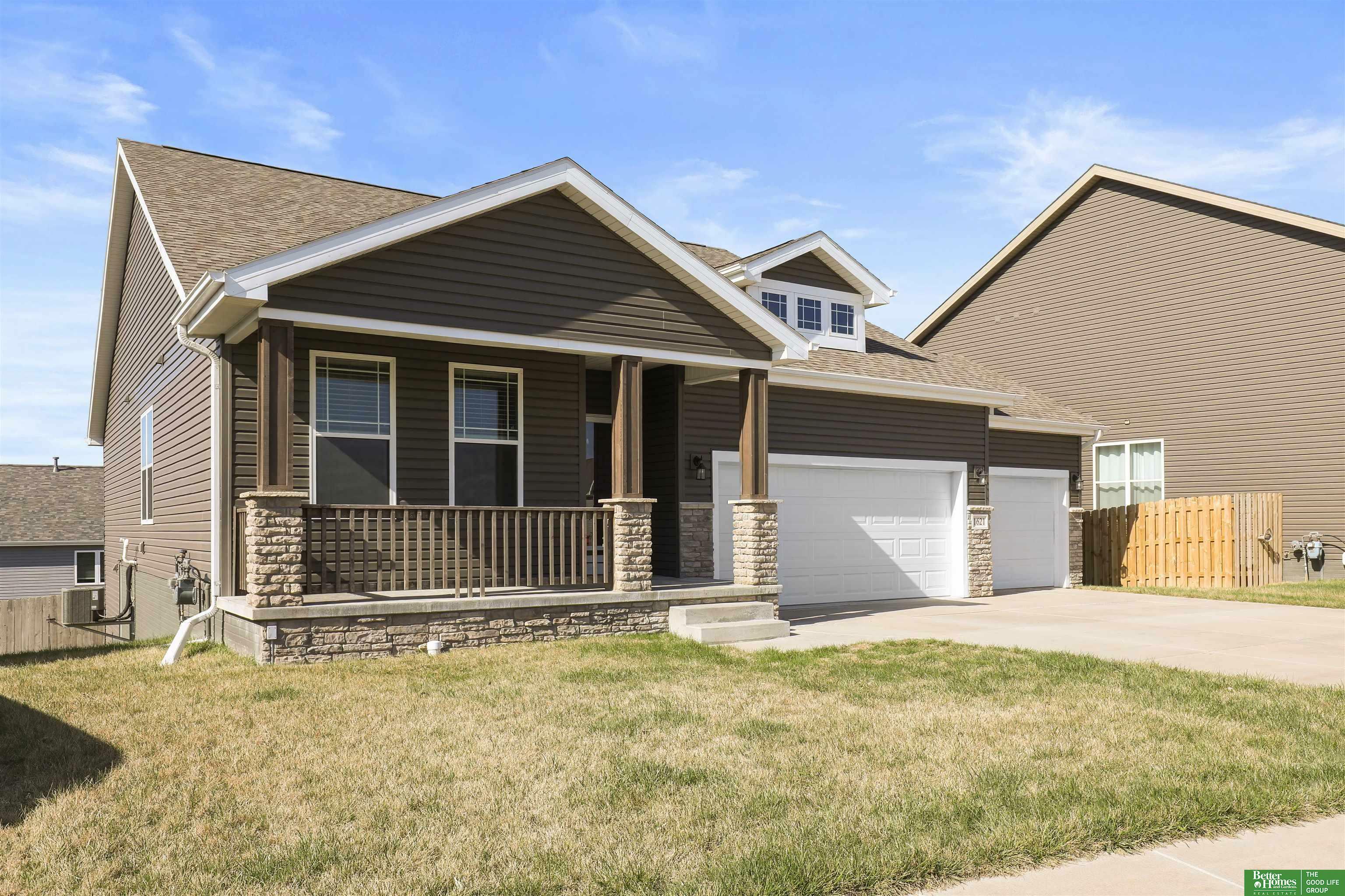 Property Photo: 1621 Pennsylvania Court NE 68521