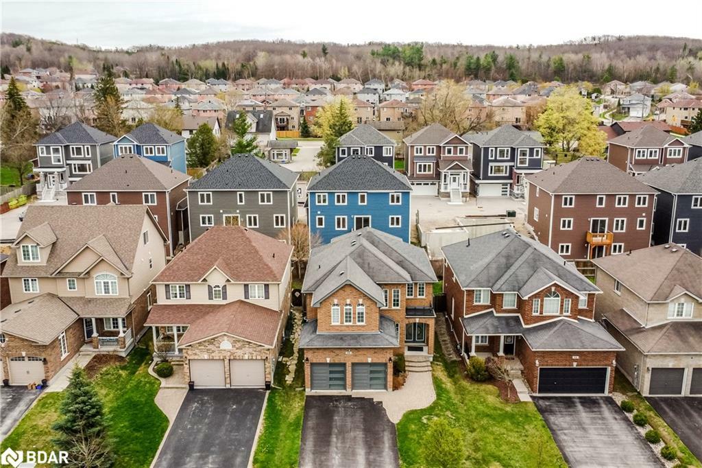 Property Photo: 13 Auburn Court ON L4N 6G9