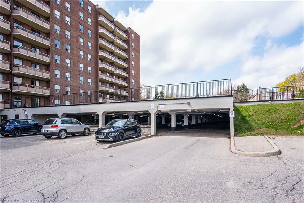 Property Photo: 1100 Courtland Avenue E 702 ON N2C 2H9