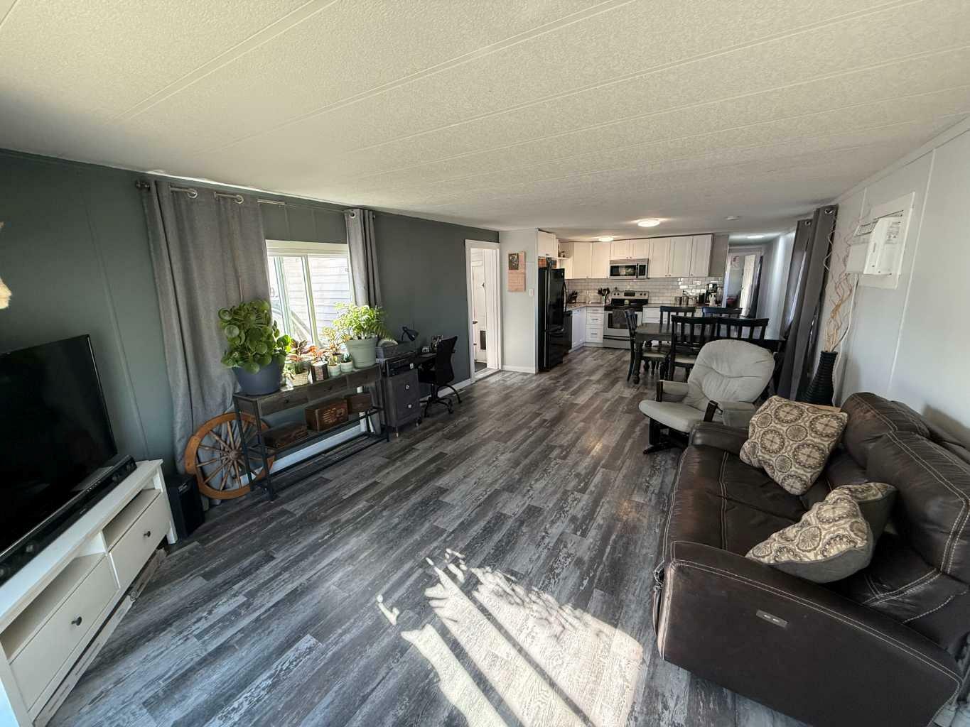 Property Photo: 133 Jarvis Street 295 AB T7V 1R5
