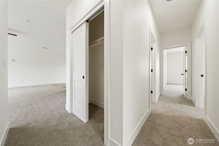 Property Photo:  1244 E Mt Hood Street  WA 99344 