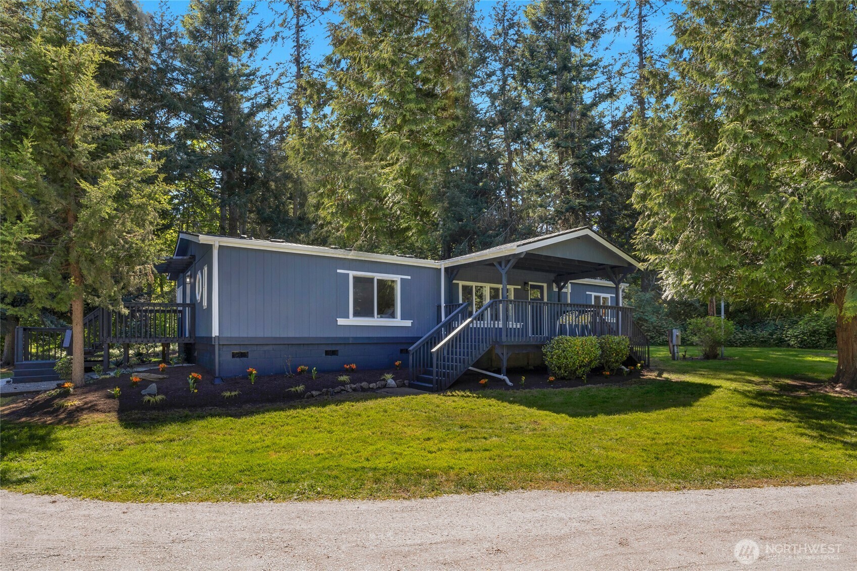 Property Photo: 525 Forrest Way WA 98282