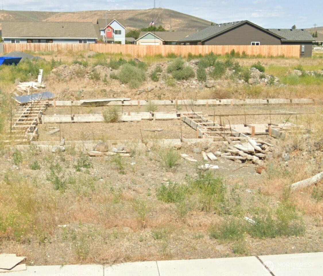 Property Photo: 228 Parkside Place WA 98823