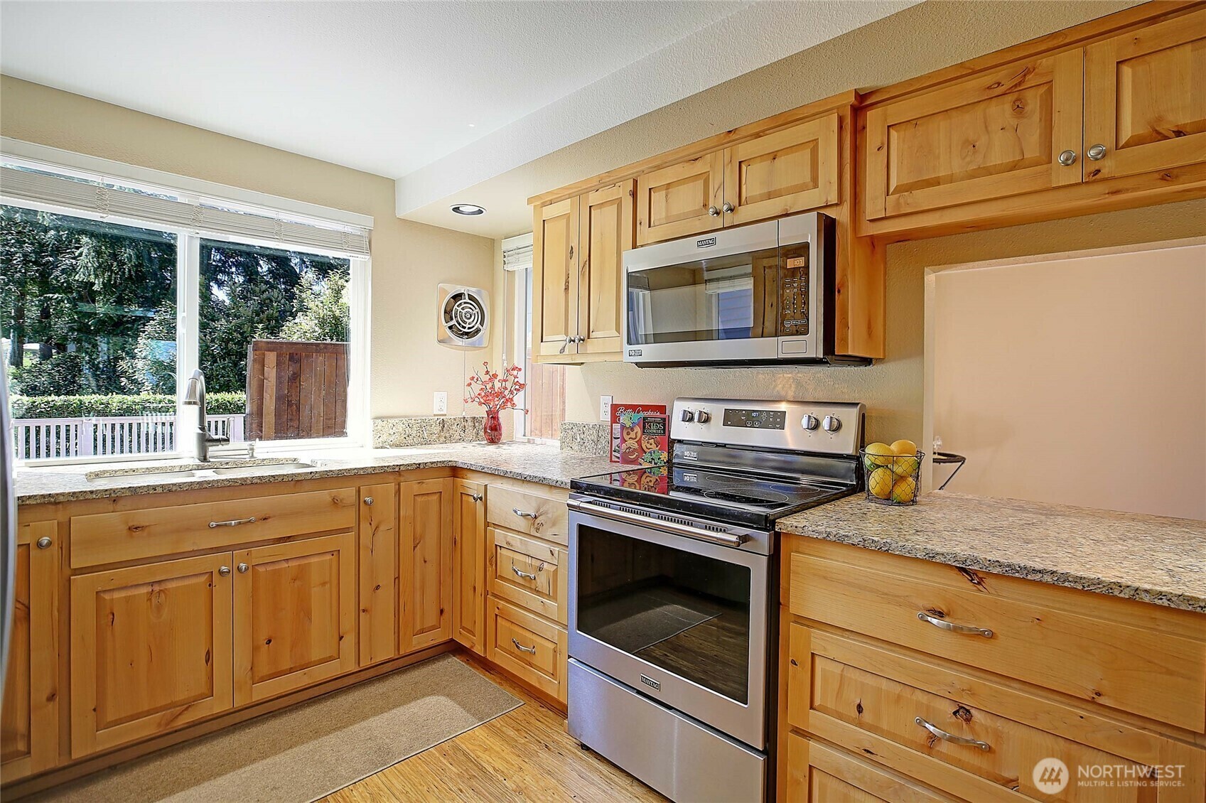 Property Photo: 366 Tillicum Way WA 98282