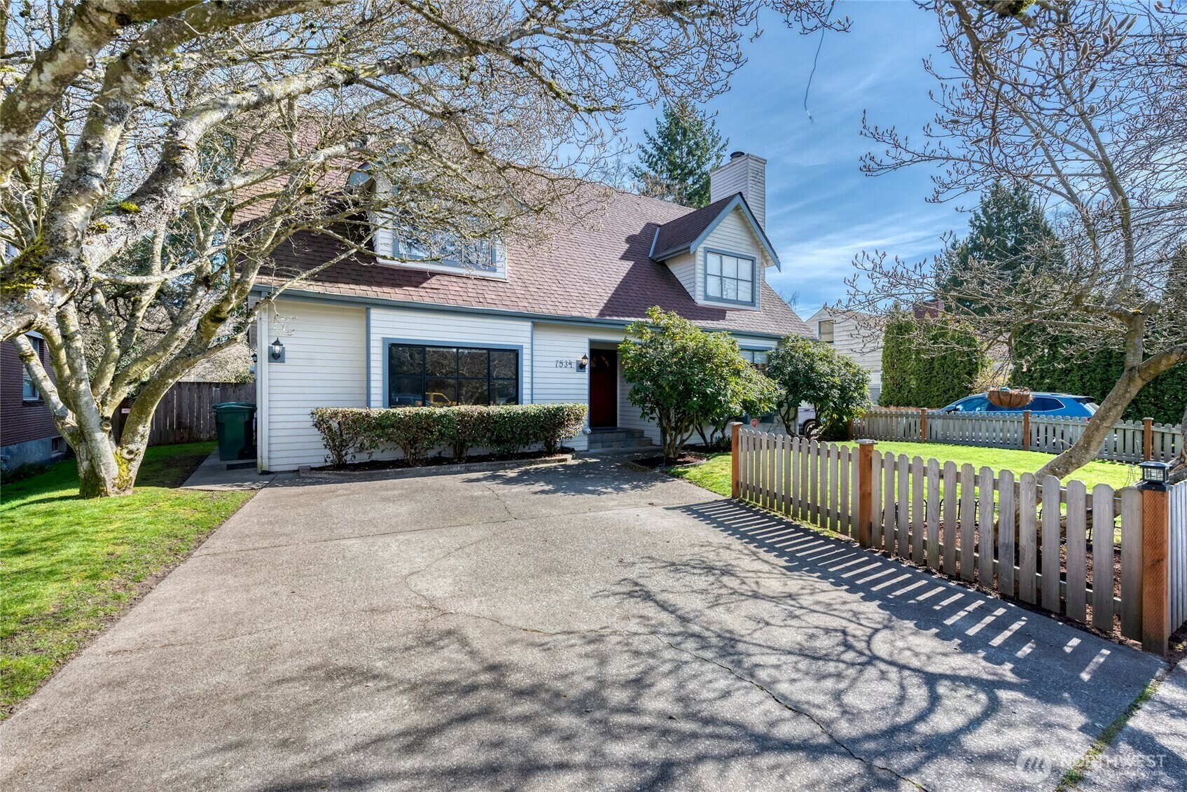 Property Photo: 7534 21st Avenue NE WA 98115