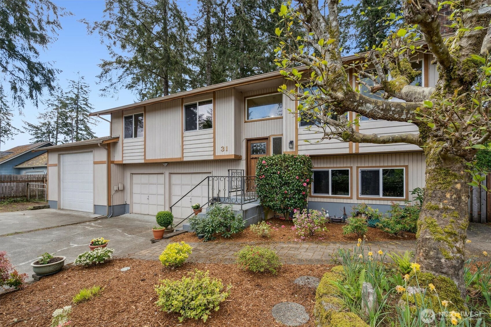 Property Photo: 31 E Wysteria Court WA 98584