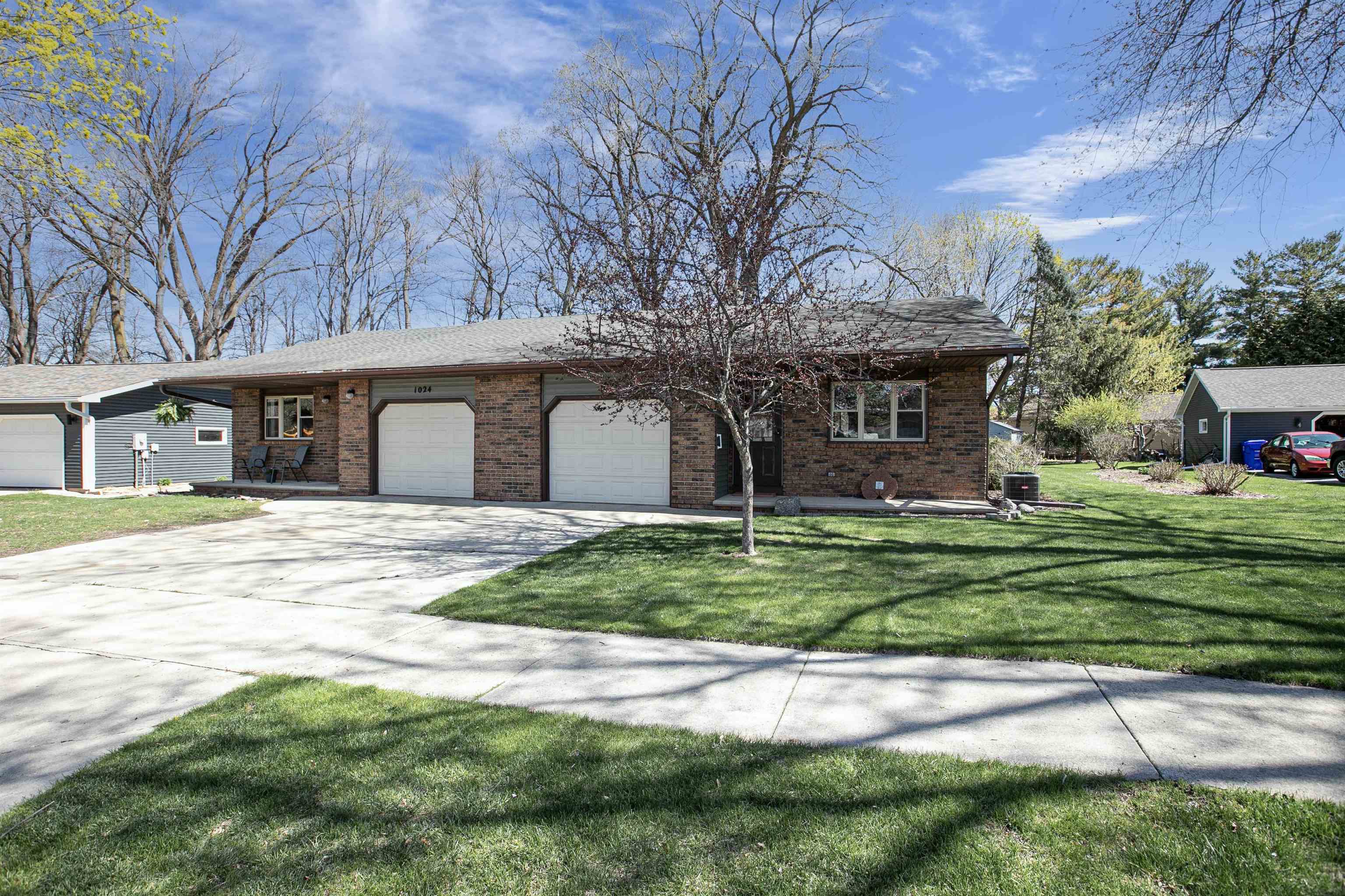 Property Photo: 1024 Melrose Court WI 54130