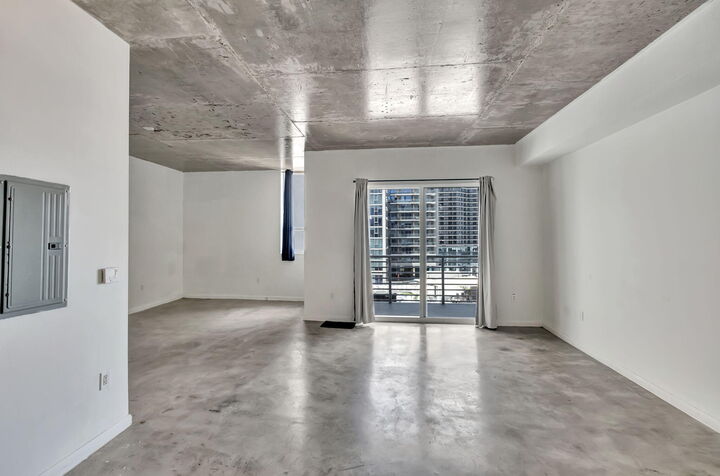 Property Photo:  234 NE 3rd Street 2206  FL 33132 