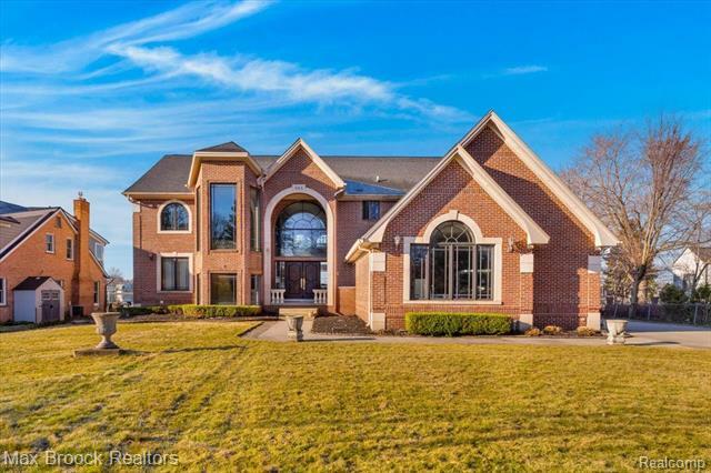 Property Photo: 985 James K Boulevard MI 48341
