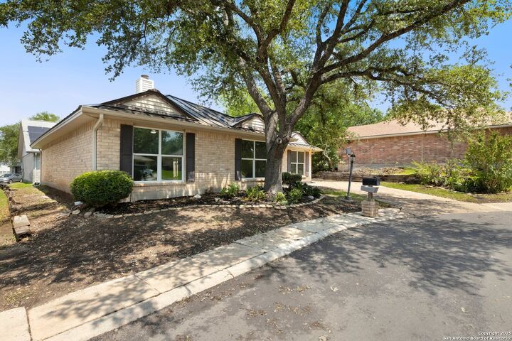 Property Photo: 3904 Pecan TX 78108