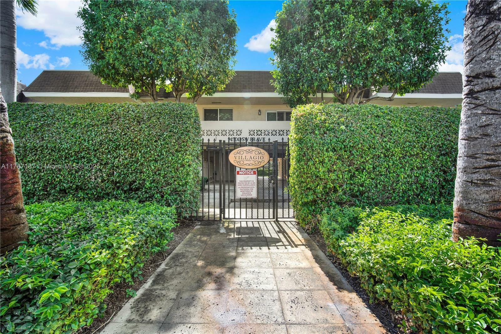 Property Photo: 14500 SW 88th Ave 204 FL 33176