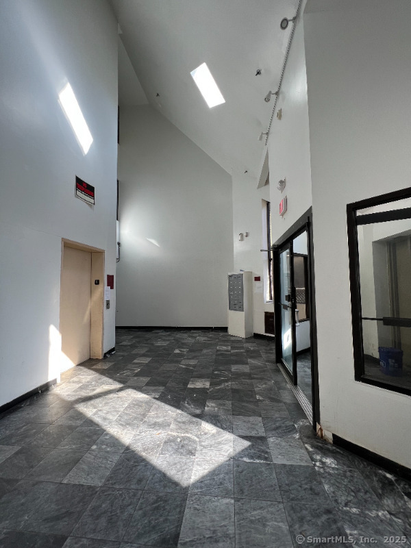 Property Photo: 183 Livingston Place 2 CT 06610