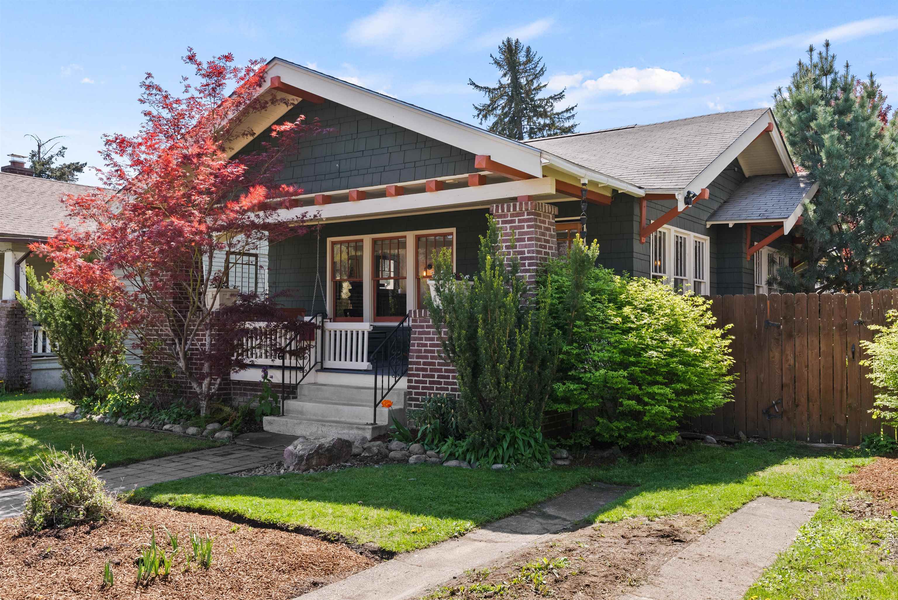 Property Photo: 2415 W Maxwell Ave WA 99201