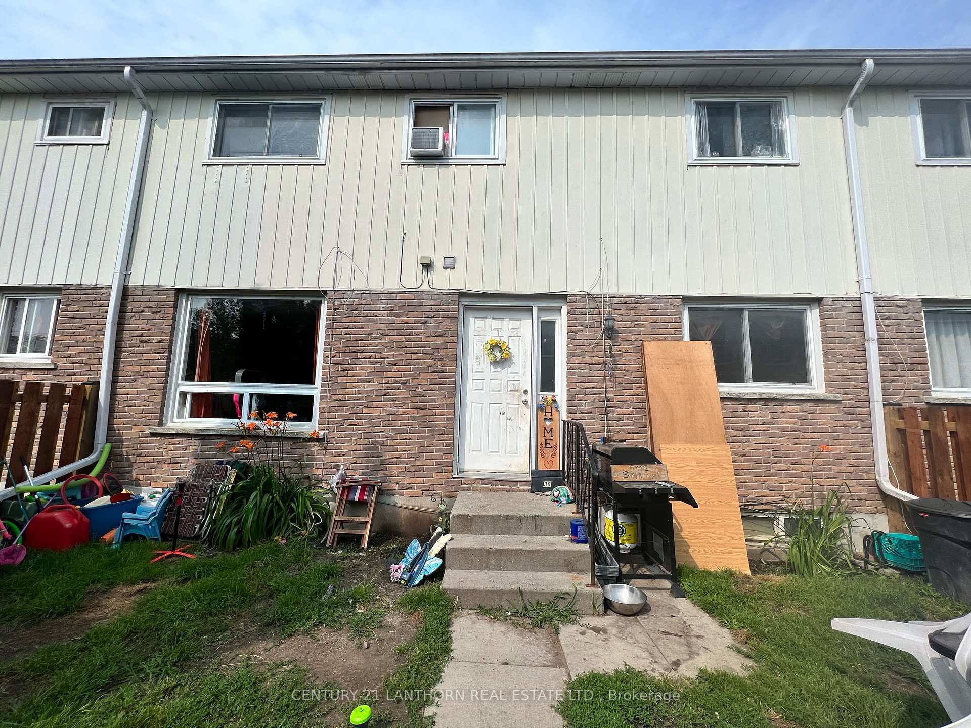 Property Photo: 19 Tracey Park Drive 38 ON K8P 4R4