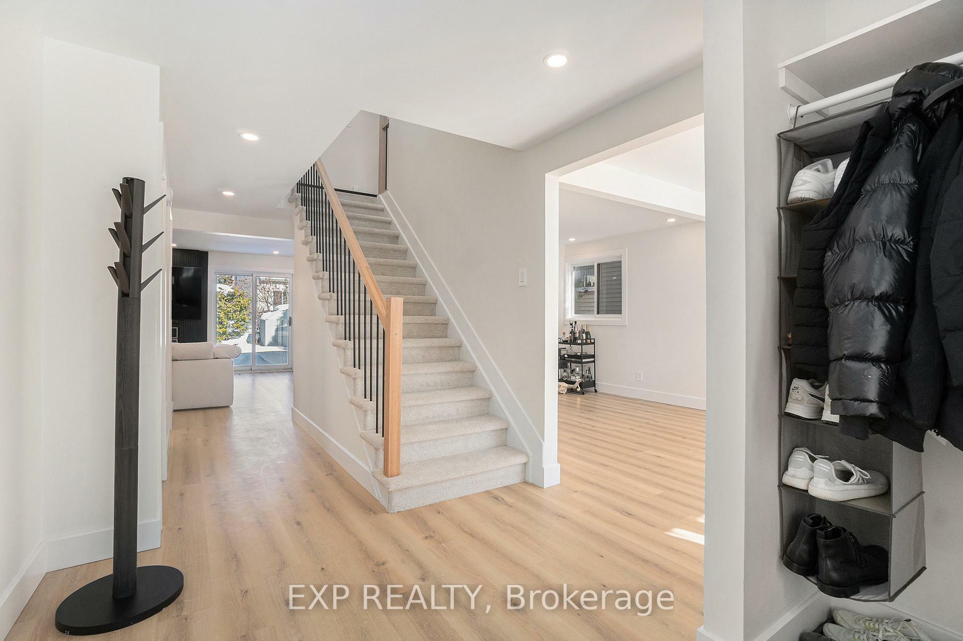 Property Photo: 16 Weybridge Drive ON K2J 2X2