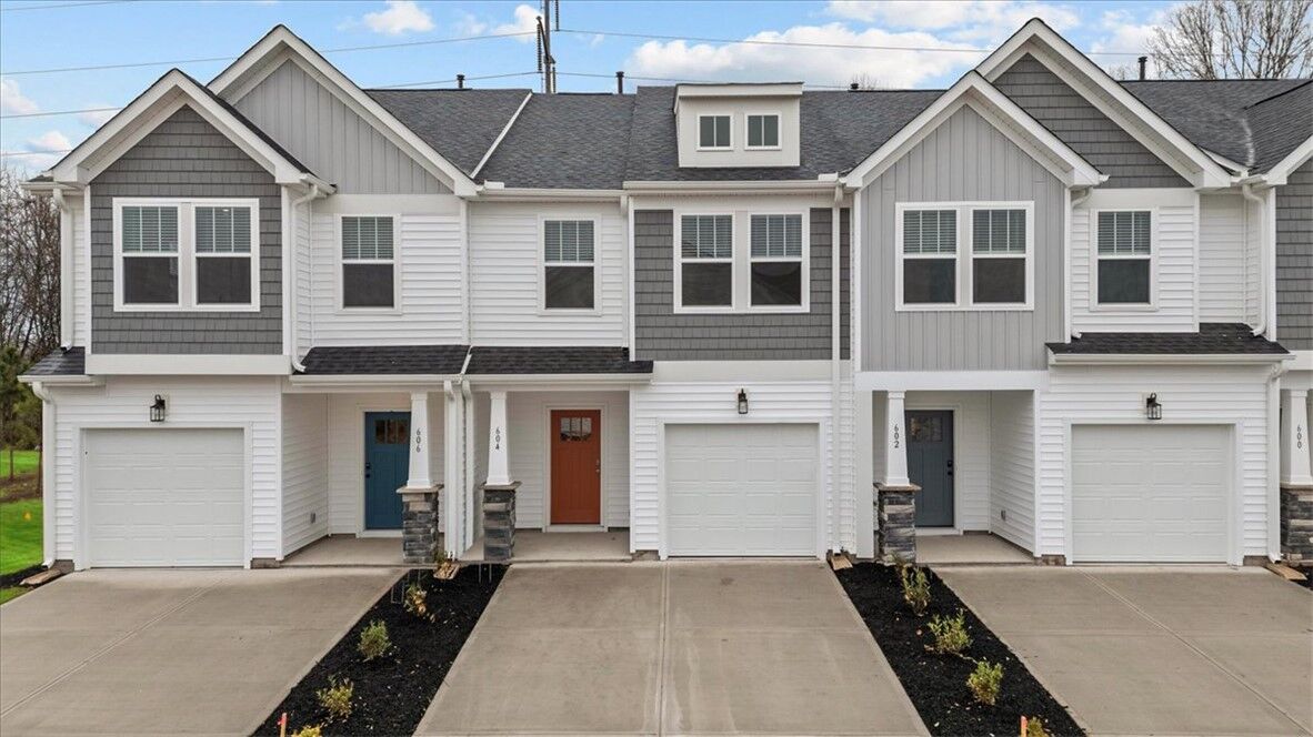 Property Photo:  604 Harebell Way  SC 29617