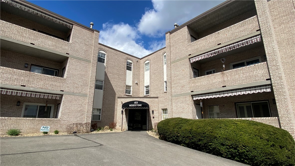 Property Photo: 103 Woodstone 35 PA 15068