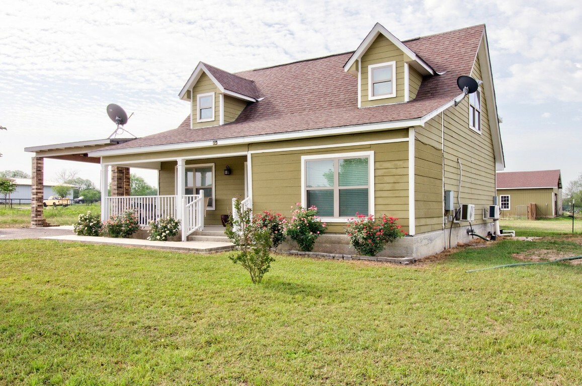 Property Photo:  163 Buckeye  TX 78155 