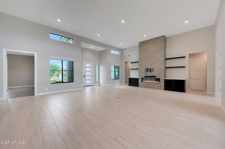 Property Photo:  2735 E Kingbird Drive  AZ 85297 