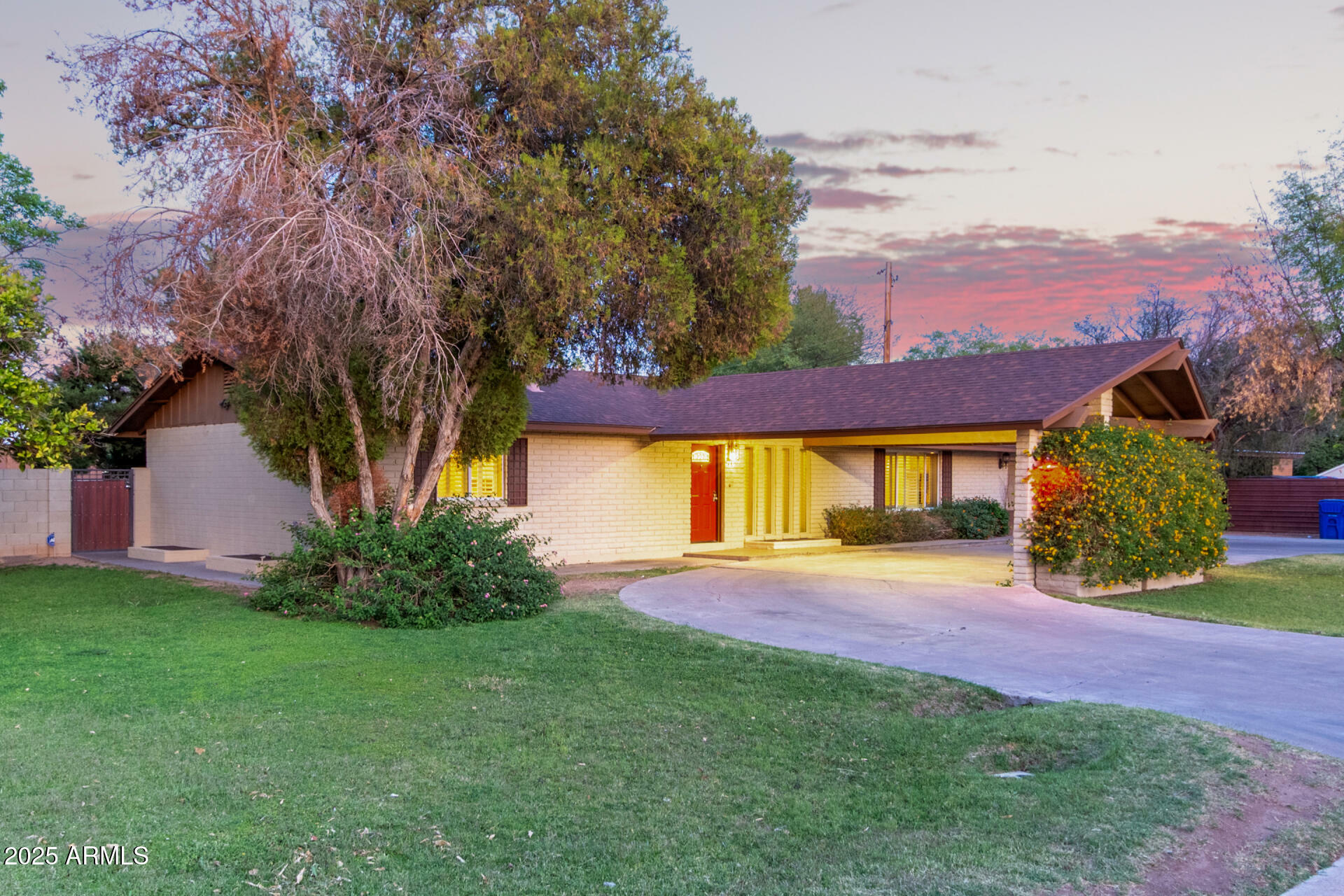 645 S Esquire Way  Mesa AZ 85202 photo